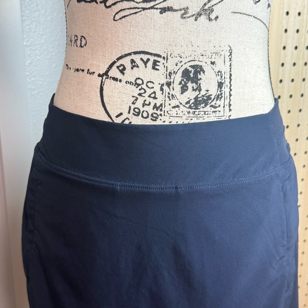 ATHLETA Navy Skort Size 6 Golf Tennis Built-In Shorts Pockets Stretch Activewear - Picture 3 of 11